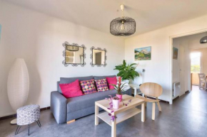 Superb 1 Bed 5 min walk to the Beach Pointe Rouge